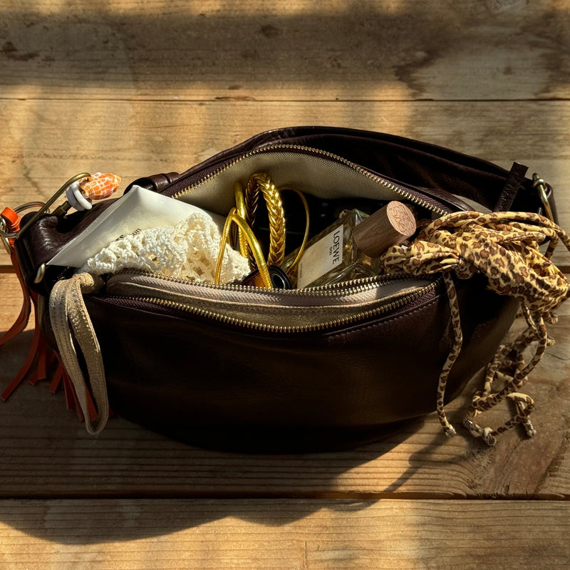 Bow Crossbody in Chocolate