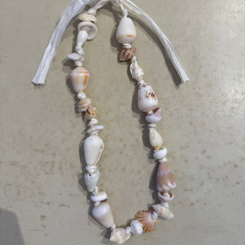 Shell necklace by Cheyenne