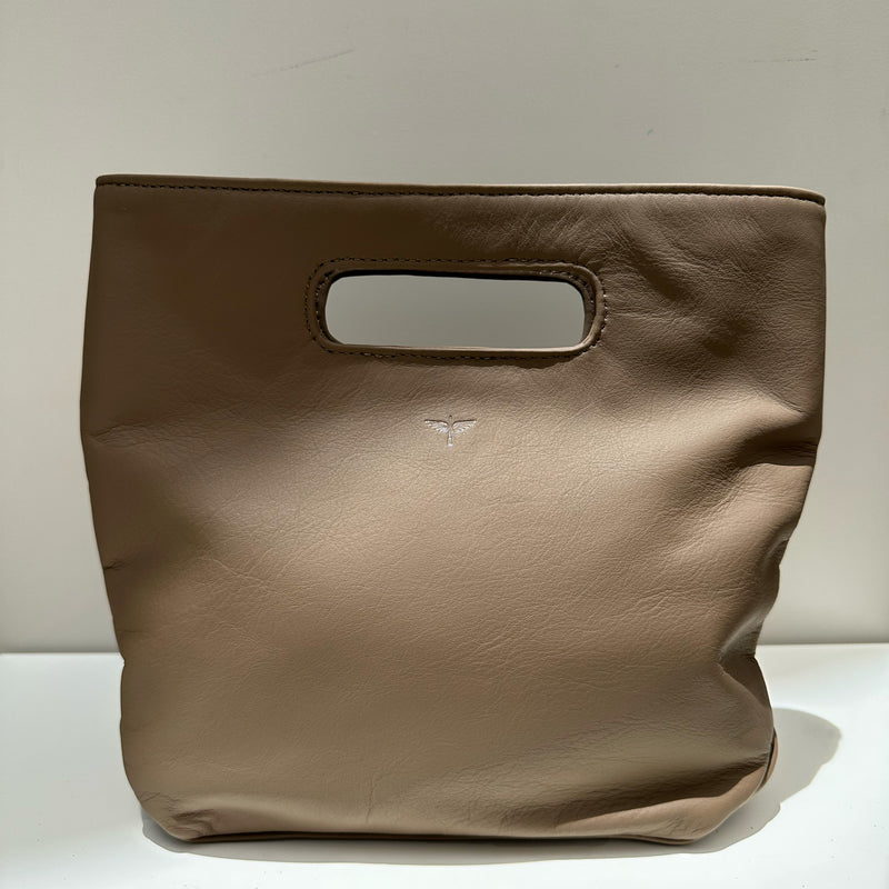 Hali clutch in Taupe