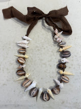 Shell necklace by Cheyenne
