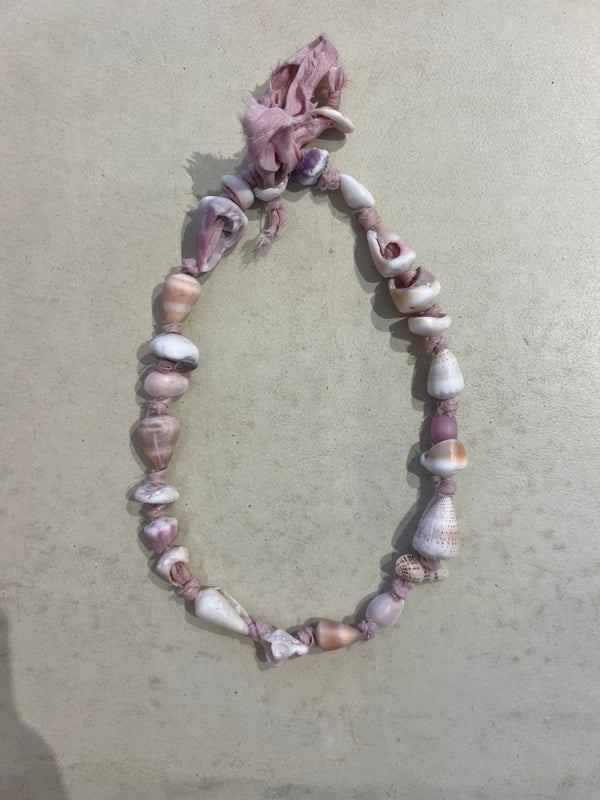 Shell necklace by Cheyenne