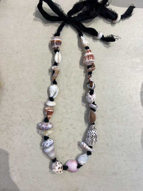 Shell necklace by Cheyenne