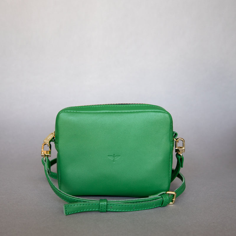 Makai in Verde leather