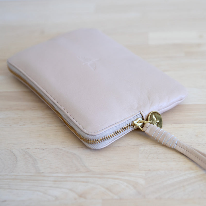 Pouch wallet in Blush leather