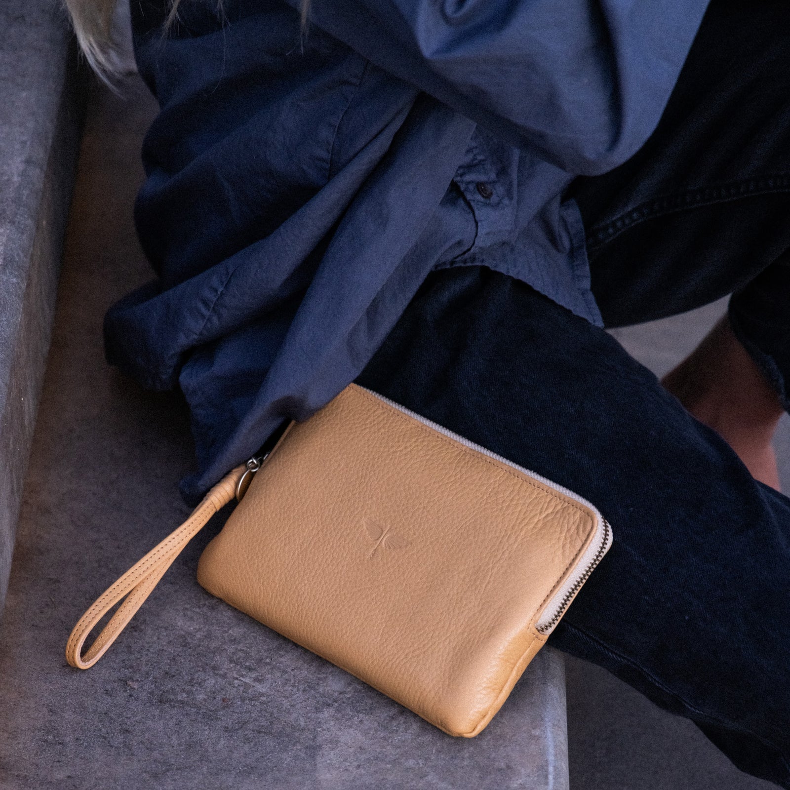 CALEE 財布　STUDS LEATHER FLAP HALF WALLET SILVER STAR CONCHO FLAP LEATHER HALF WALLET | RADIALL/CALEE