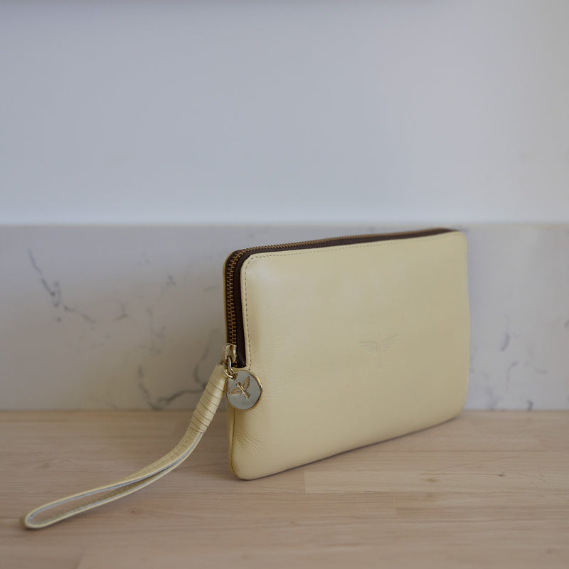 Pouch wallet in Vanilla leather