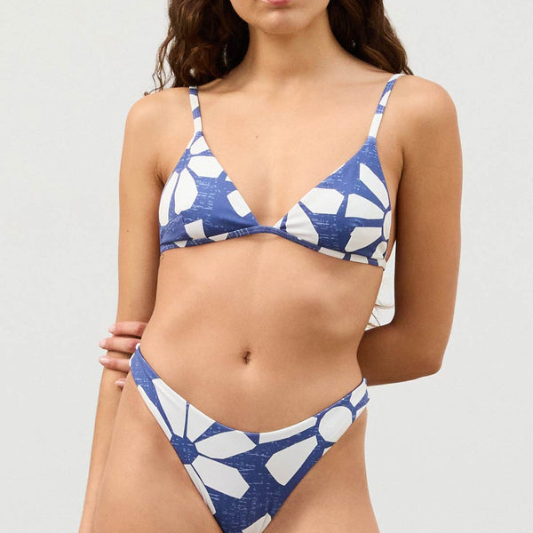 Geo Flower Curve Brief