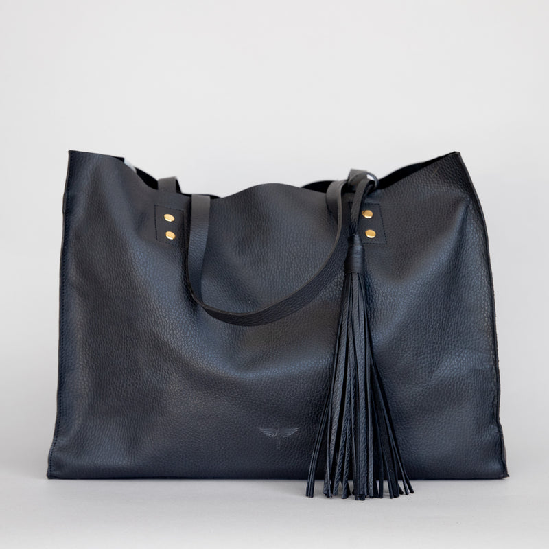 Pampa Handbag in Black - Front photo 