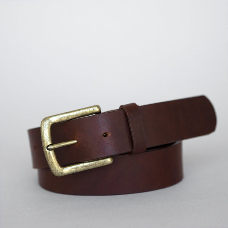 Tilo belt in Dark Brown from front