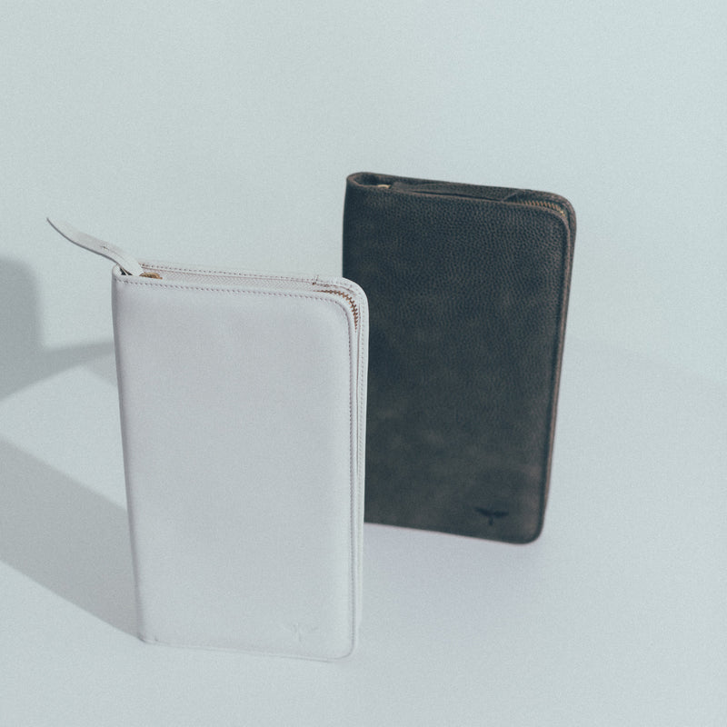 Travel wallets in Creme and Military
